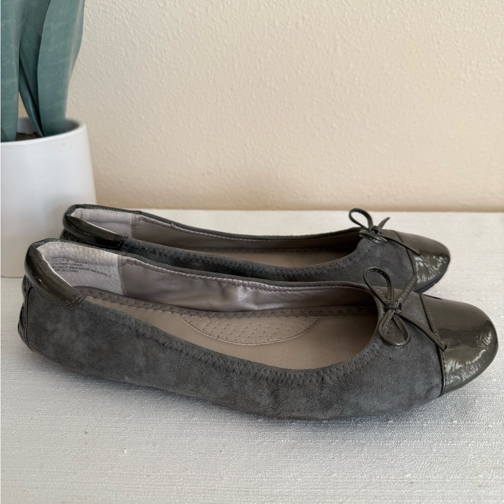 Me Too Lucca Gray Suede Leather Cap Toe Bow Ballet Flats